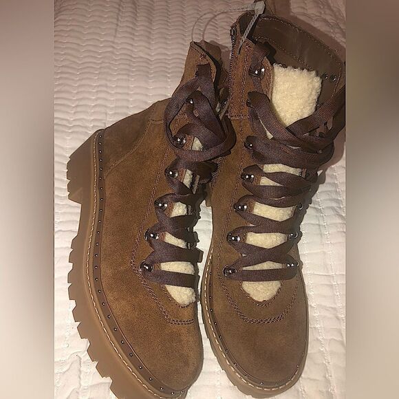 STEVE MADDEN 100% Suede Thermoplastic Elastomers Ankle Boot Lug Sole - Picture 3 of 4